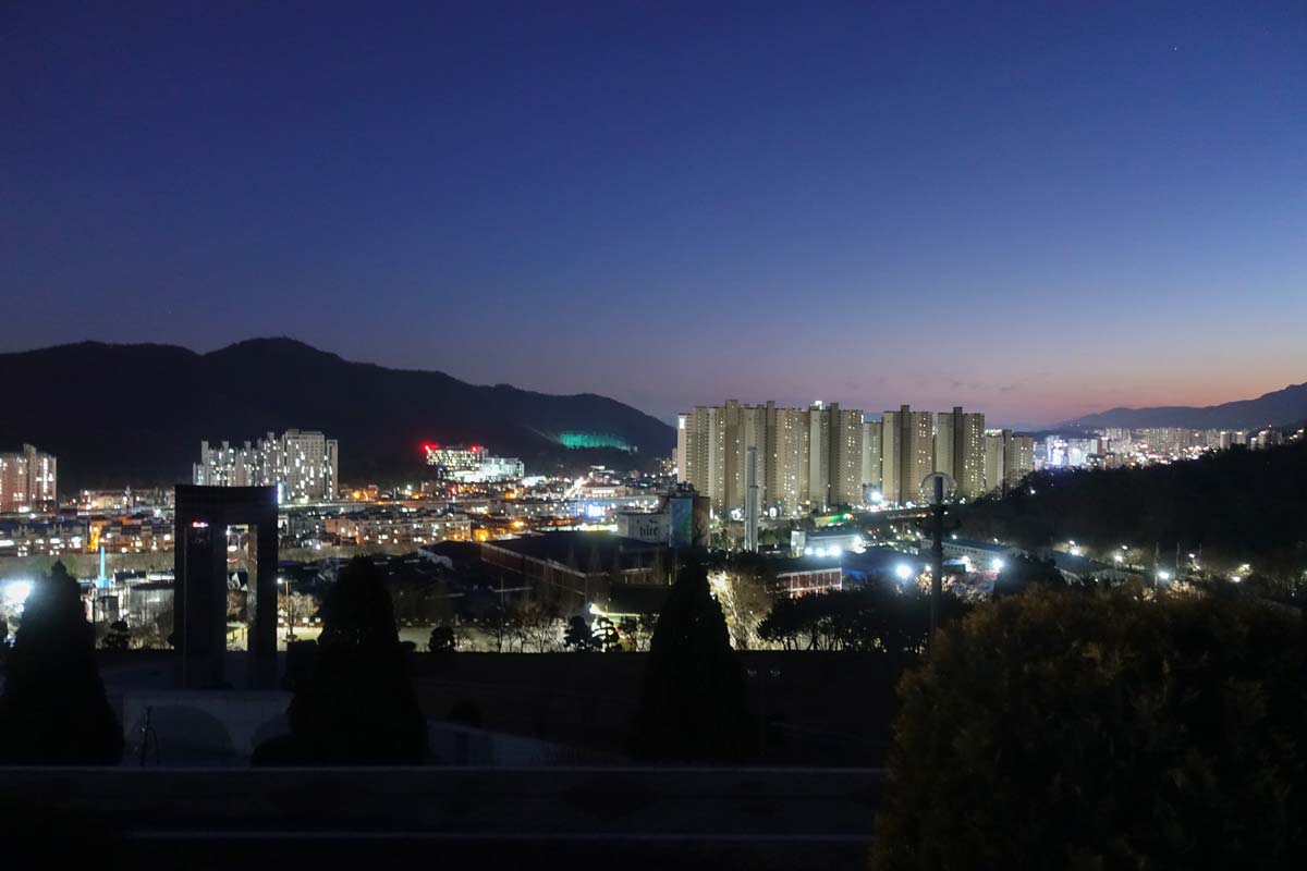 DSC09900-국립3.15민주묘지에서-본-마산_resize.jpg