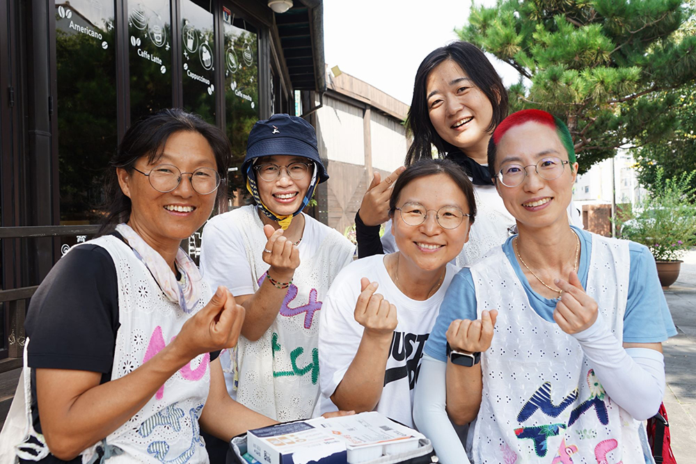 CKC07418__ 의료진과 행진단원들.JPG