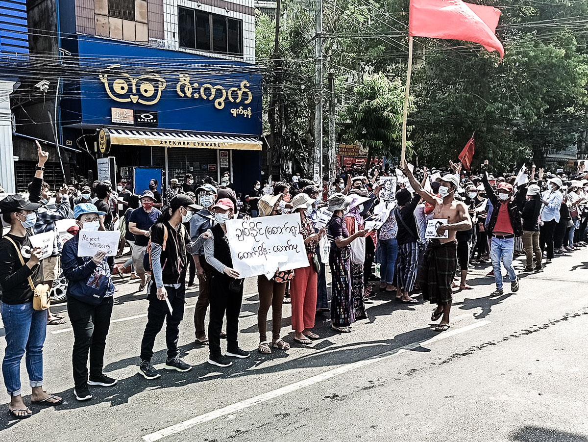Anti-coup_protest_near_the_University_of_Yangon_(8_February_2021)_resize.jpg
