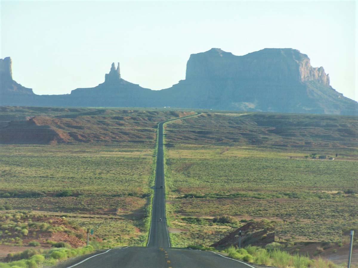 monument-valley-road_resize.jpg